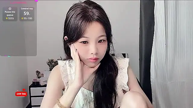 Snapshot of bunny-- chatting on May 26, 5:03 am bunny-- online show from May 26, 5:03 am