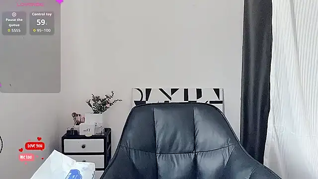 Snapshot of bunny-- chatting on June 6, 5:01 am bunny-- online show from June 6, 5:01 am