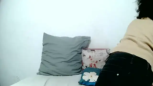 Snapshot of BrunetteNaomi8 chatting on May 6, 8:03 pm BrunetteNaomi8 online show from May 6, 8:03 pm