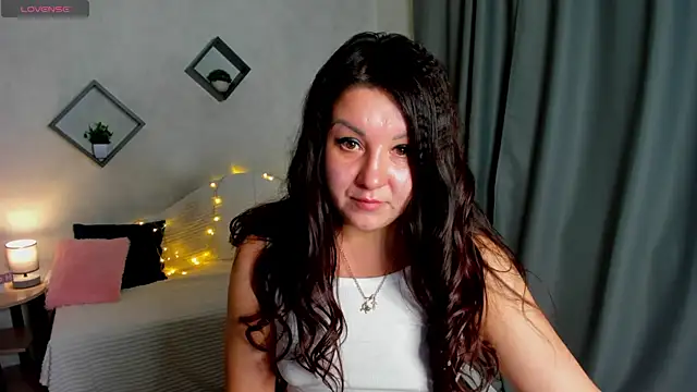 Snapshot of still__her chatting on November 24, 1:49 am still her online show from November 24, 1:49 am