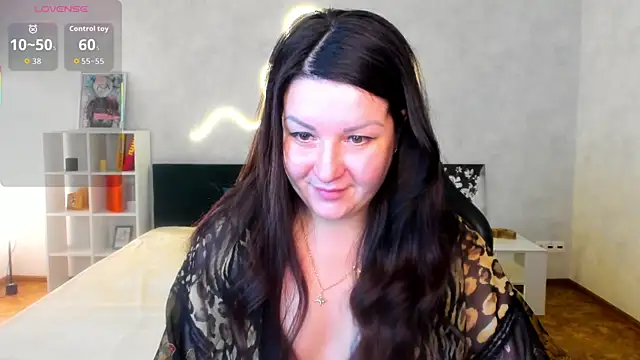 Snapshot of still__her chatting on December 16, 1:54 am still her online show from December 16, 1:54 am