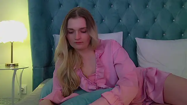 AnnyRaii online show from March 15, 6:03 pm