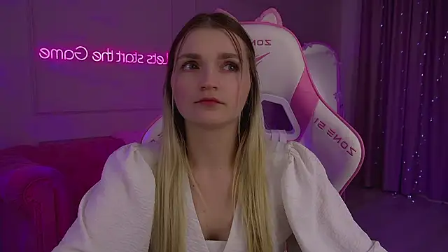 AnnyRaii online show from March 19, 6:06 am