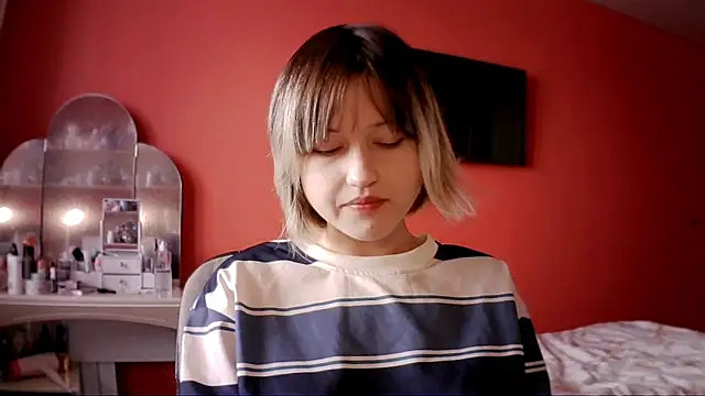 Snapshot of SkylaPorter chatting on December 15, 9:13 am SkylaPorter online show from December 15, 9:13 am