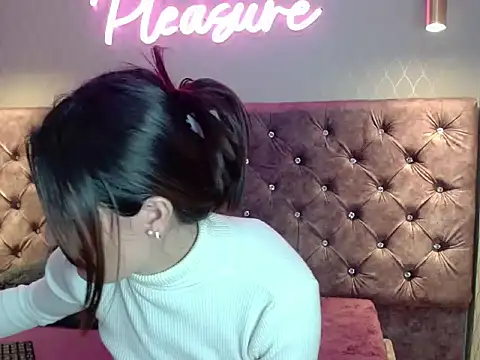 Snapshot of CataleyaDamourx chatting on December 16, 11:26 am CataleyaDamourx online show from December 16, 11:26 am