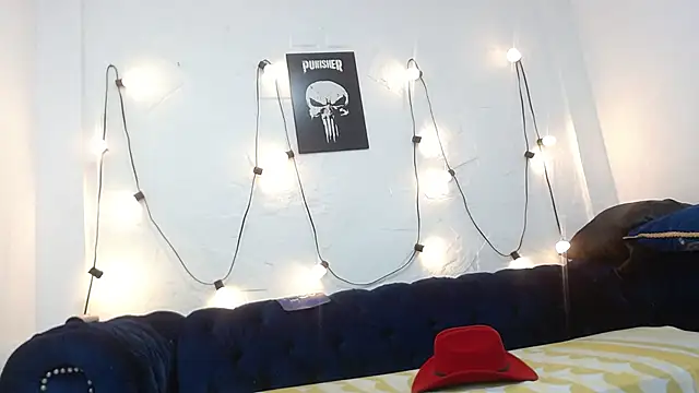 Snapshot of NoahJhonson69 chatting on December 3, 9:13 pm NoahJhonson69 online show from December 3, 9:13 pm