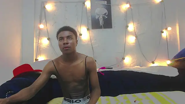 Snapshot of NoahJhonson69 chatting on December 15, 7:40 pm NoahJhonson69 online show from December 15, 7:40 pm