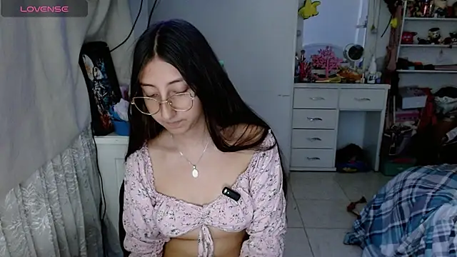 Snapshot of Nanylux chatting on January 17, 2:49 am Nanylux online show from January 17, 2:49 am