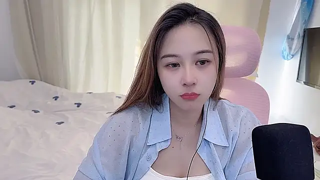 Snapshot of TTtia_ chatting on December 16, 1:32 am TTtia online show from December 16, 1:32 am