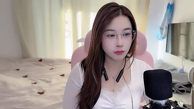 TTtia  online show from January 9, 1:19 am