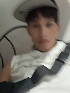 Snapshot of Handsome_boys69 chatting on November 26, 1:17 am Handsome boys69 online show from November 26, 1:17 am