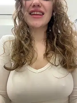 Snapshot of RussianWoman chatting on May 12, 12:30 am RussianWoman online show from May 12, 12:30 am