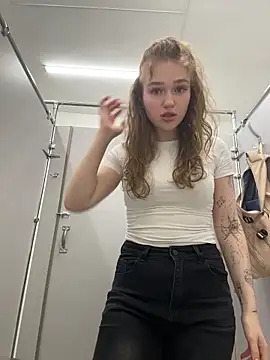 Snapshot of RussianWoman chatting on May 31, 3:15 am RussianWoman online show from May 31, 3:15 am