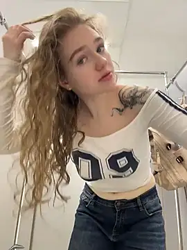 Snapshot of RussianWoman chatting on June 7, 2:27 am RussianWoman online show from June 7, 2:27 am