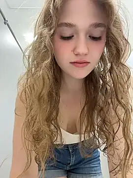 Snapshot of RussianWoman chatting on July 7, 2:03 am RussianWoman online show from July 7, 2:03 am