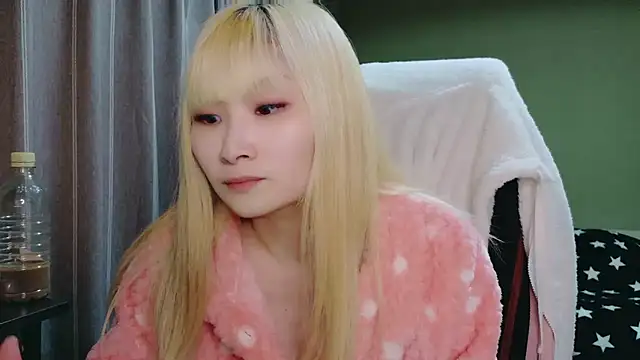 Snapshot of miyu0003 chatting on December 20, 8:54 am miyu0003 online show from December 20, 8:54 am