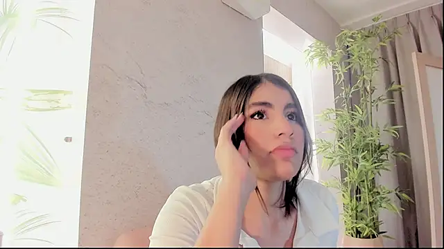 Snapshot of IsabelaStefano chatting on March 5, 3:13 am IsabelaStefano online show from March 5, 3:13 am