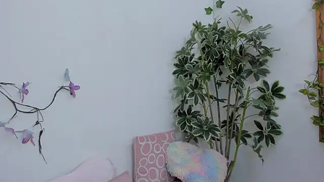 MarieTaylor  online show from July 13, 6:22 pm