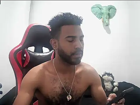 Snapshot of alberthot11 chatting on November 23, 8:30 pm alberthot11 online show from November 23, 8:30 pm