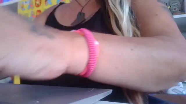 Snapshot of EheMilf_Frankfurt chatting on June 6, 2:22 pm EheMilf Frankfurt online show from June 6, 2:22 pm