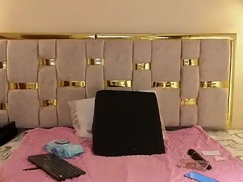 Gigi brigthon online show from March 18, 3:53 am