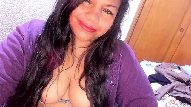 ebonycamelia online show from April 26, 11:35 pm