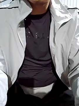 huykkk99 online show from February 20, 5:02 pm