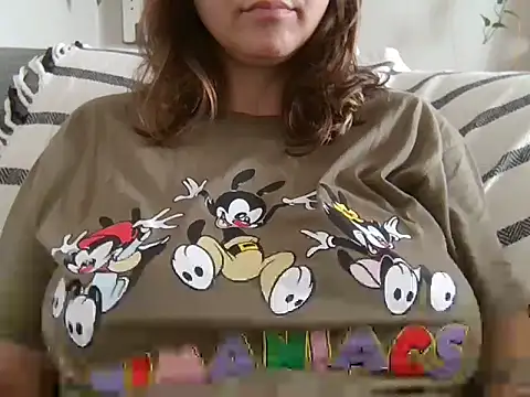 Snapshot of xxxluana chatting on December 1, 4:23 pm xxxluana online show from December 1, 4:23 pm