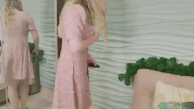 Snapshot of BigTitsLady- chatting on December 3, 10:41 pm BigTitsLady- online show from December 3, 10:41 pm