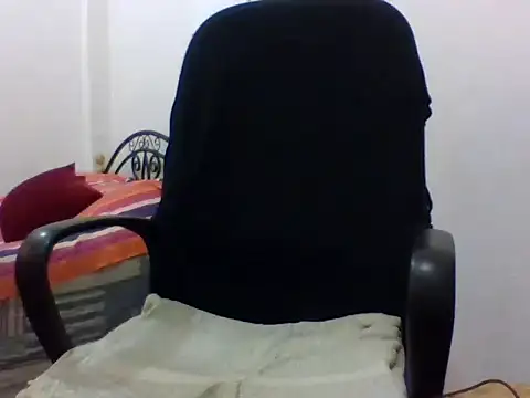 Snapshot of TricksySL chatting on February 15, 4:03 pm TricksySL online show from February 15, 4:03 pm