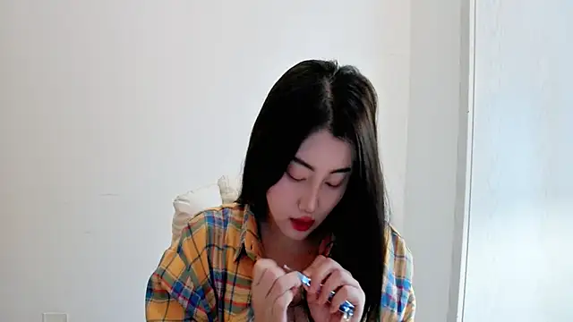 XIAOFENG-2025 online show from December 15, 6:17 am