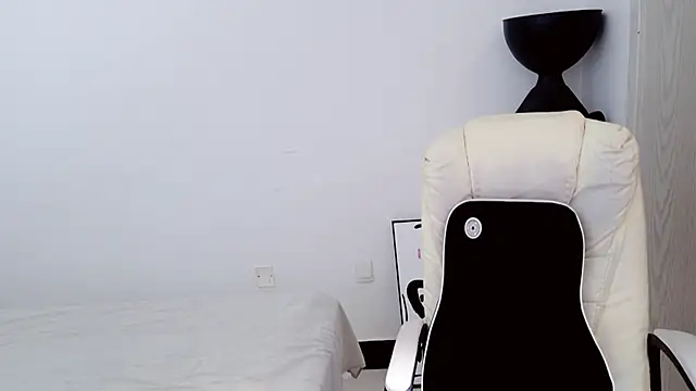 XIAOFENG-2025 online show from March 12, 7:14 am