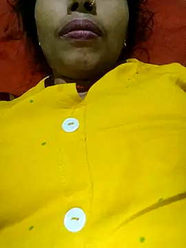 Snapshot of Hott_myraa chatting on December 5, 2:36 pm Hott myraa online show from December 5, 2:36 pm