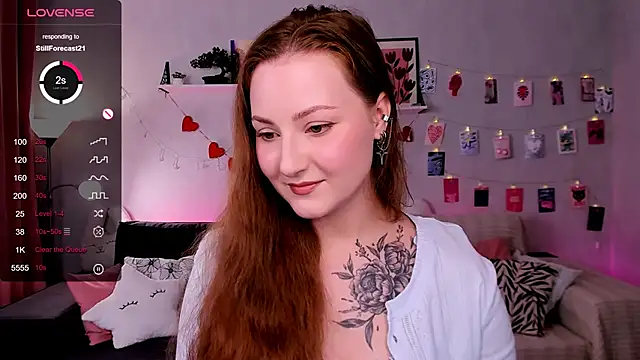 Snapshot of velvet_cherry_ chatting on May 28, 8:44 am velvet cherry online show from May 28, 8:44 am