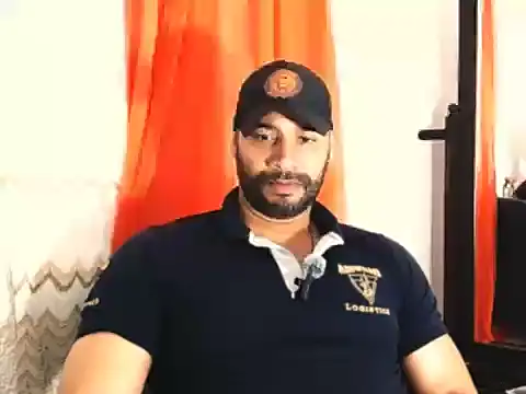 Snapshot of musclehetero chatting on May 18, 9:42 pm musclehetero online show from May 18, 9:42 pm