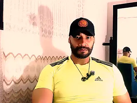 Snapshot of musclehetero chatting on May 23, 9:30 pm musclehetero online show from May 23, 9:30 pm