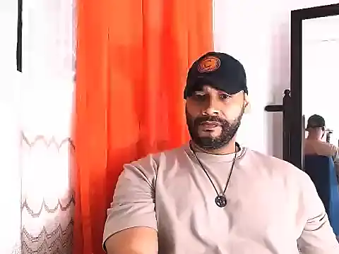 Snapshot of musclehetero chatting on May 25, 3:07 pm musclehetero online show from May 25, 3:07 pm
