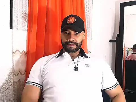 Snapshot of musclehetero chatting on May 27, 2:30 am musclehetero online show from May 27, 2:30 am