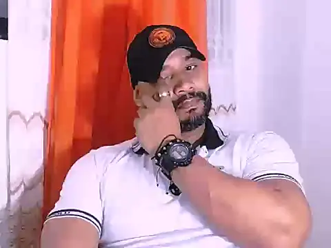 Snapshot of musclehetero chatting on May 30, 11:13 pm musclehetero online show from May 30, 11:13 pm