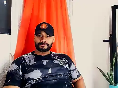 Snapshot of musclehetero chatting on May 31, 6:09 pm musclehetero online show from May 31, 6:09 pm