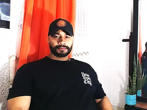 Snapshot of musclehetero chatting on June 2, 1:18 am musclehetero online show from June 2, 1:18 am