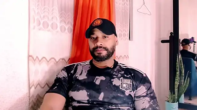 Snapshot of musclehetero chatting on June 7, 8:12 pm musclehetero online show from June 7, 8:12 pm
