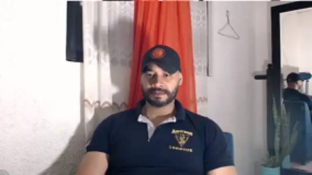 Snapshot of musclehetero chatting on June 11, 2:53 am musclehetero online show from June 11, 2:53 am