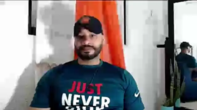 Snapshot of musclehetero chatting on June 12, 1:37 am musclehetero online show from June 12, 1:37 am