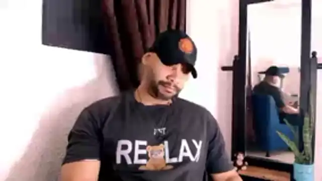 Snapshot of musclehetero chatting on June 15, 2:41 pm musclehetero online show from June 15, 2:41 pm