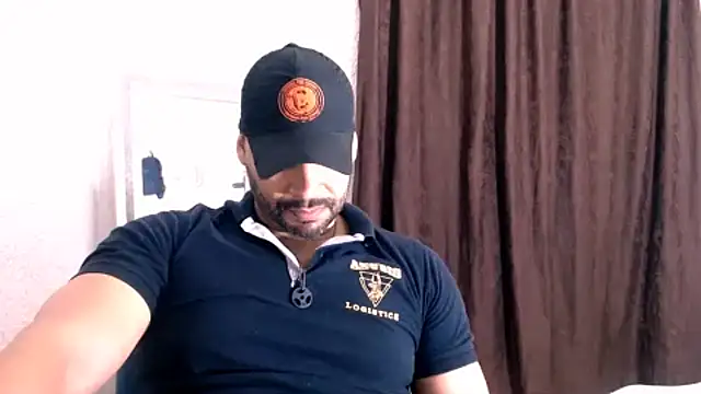 Snapshot of musclehetero chatting on June 17, 6:27 am musclehetero online show from June 17, 6:27 am