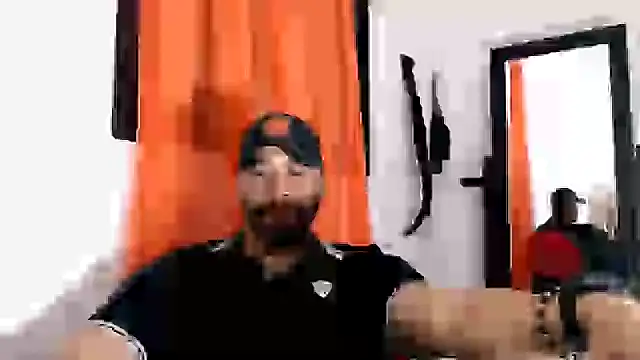 Snapshot of musclehetero chatting on June 18, 10:41 am musclehetero online show from June 18, 10:41 am