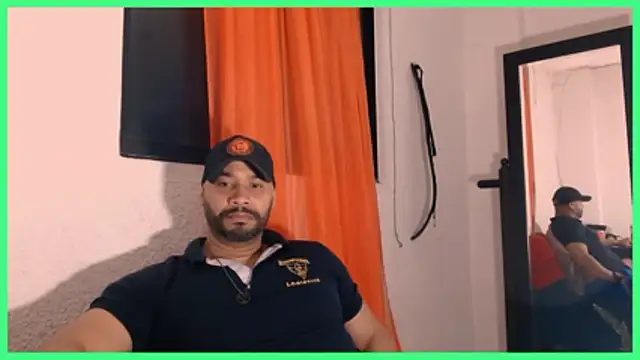 Snapshot of musclehetero chatting on June 22, 7:49 am musclehetero online show from June 22, 7:49 am
