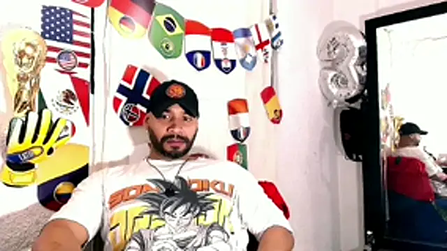 Snapshot of musclehetero chatting on June 23, 9:29 am musclehetero online show from June 23, 9:29 am