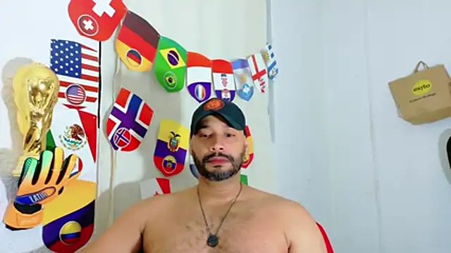 Snapshot of musclehetero chatting on June 26, 6:23 pm musclehetero online show from June 26, 6:23 pm